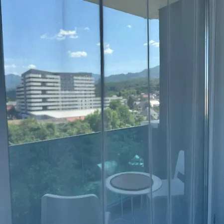 View - Modern Cu Balcon Panoramic Si Lumina Naturala Cu Catre Oras Si Munte * Μπρασόβ