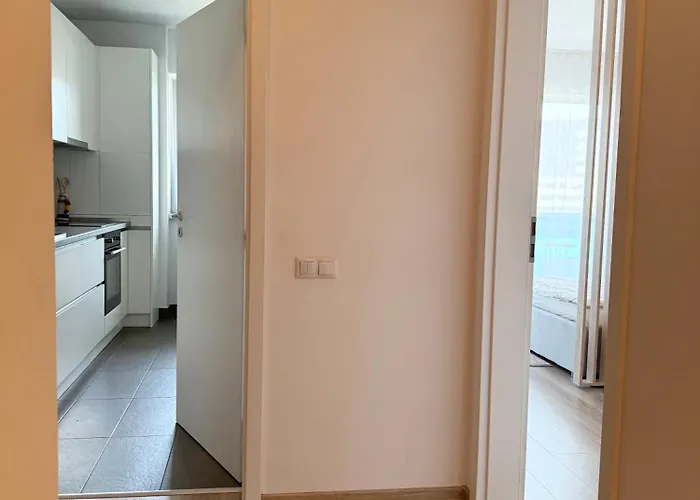 Apartment View - Modern Cu Balcon Panoramic Si Lumina Naturala Cu Catre Oras Si Munte *